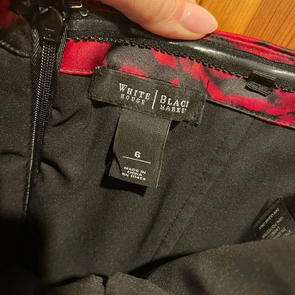 White House Black Market Black and Red roses dress - Picture 4 of 5